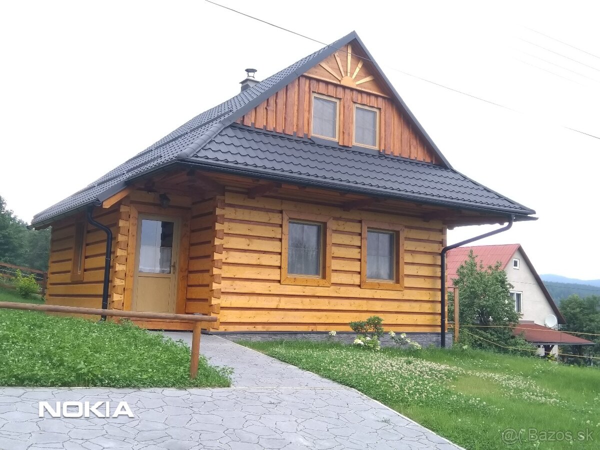 Dokončovanie hrubej stavby drevenice